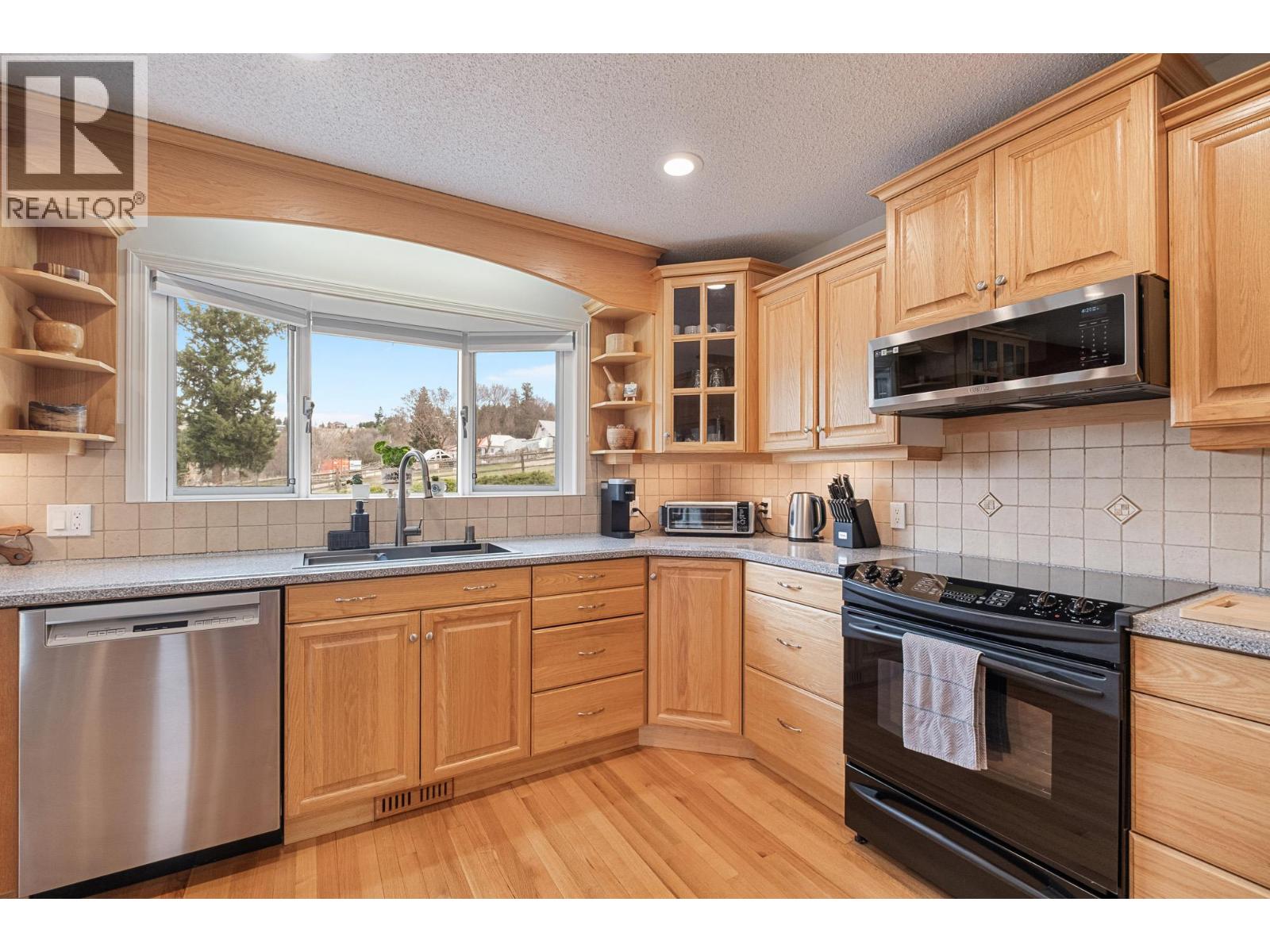 5770 LEARMOUTH ROAD - 23