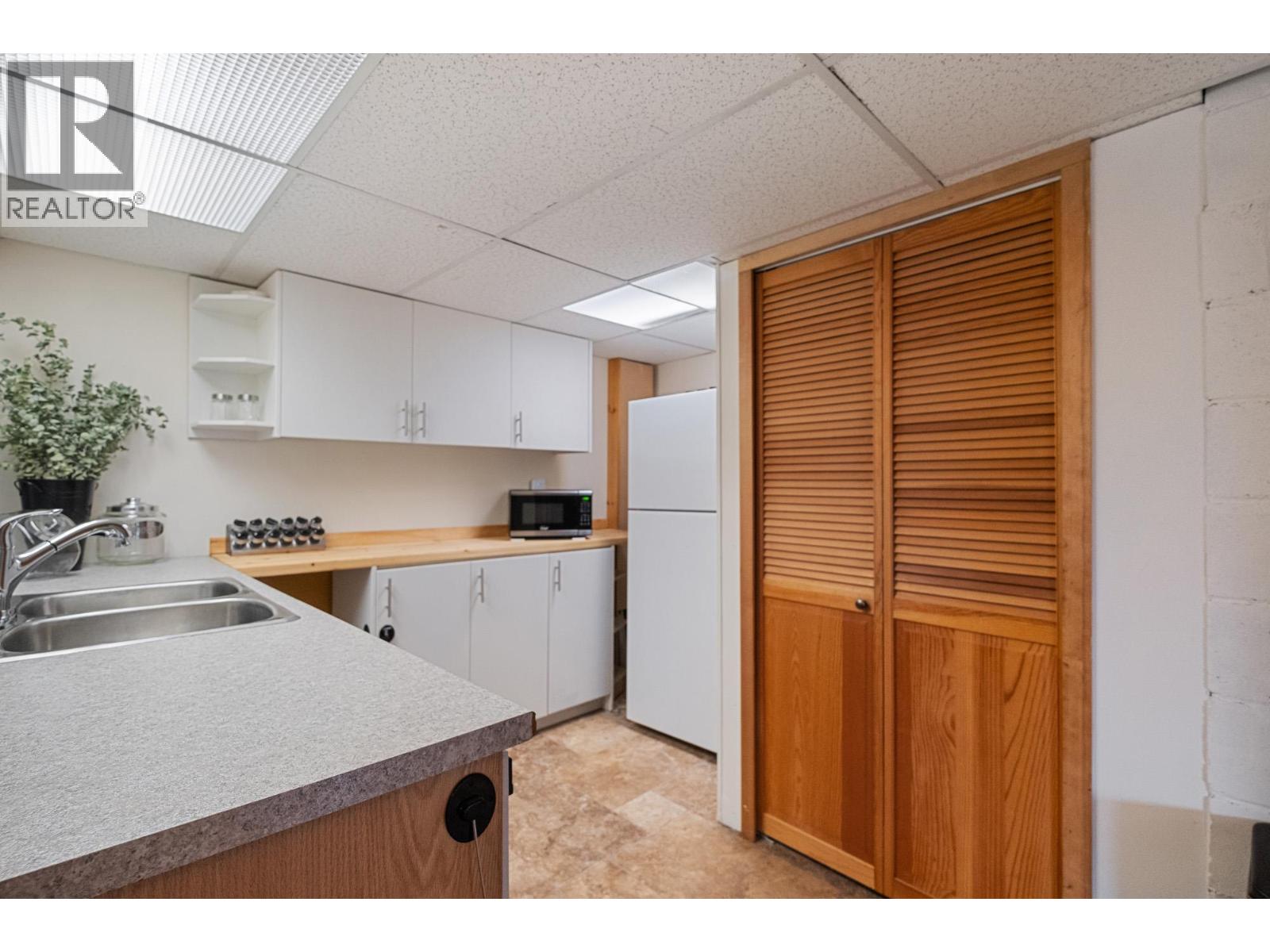 5770 LEARMOUTH ROAD - 60