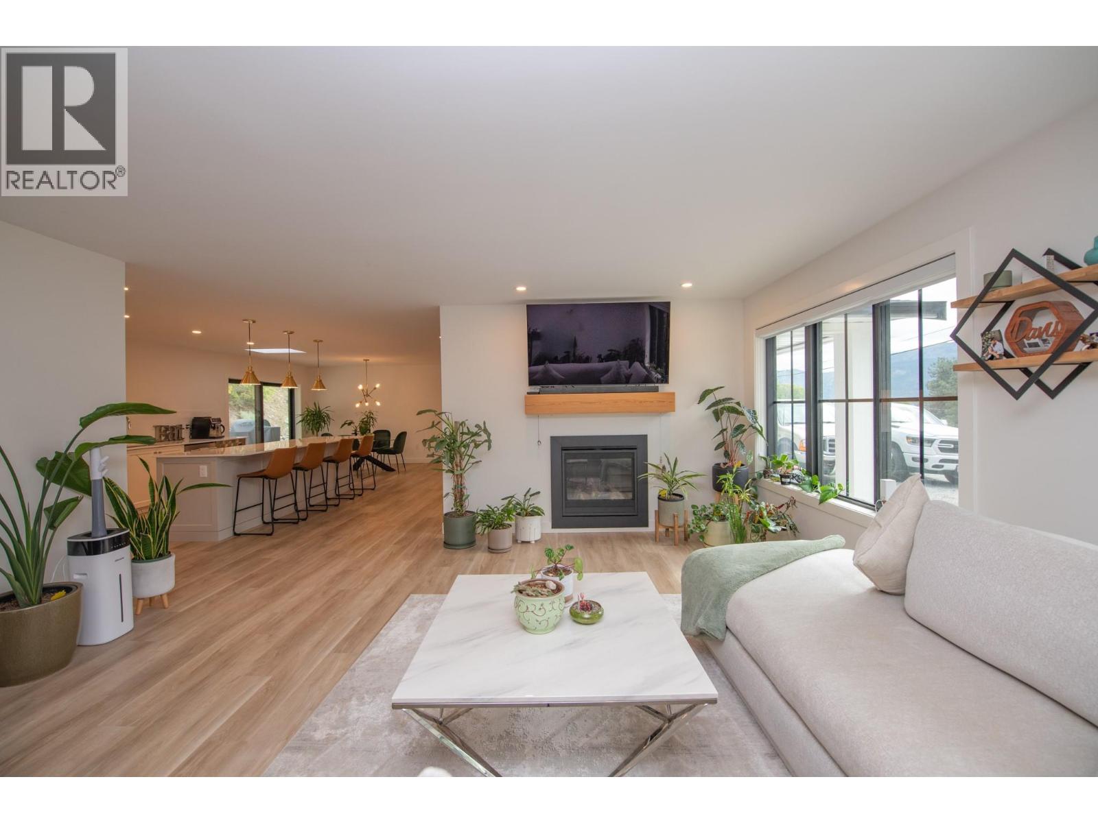 16515 Commonage Road, Lake Country