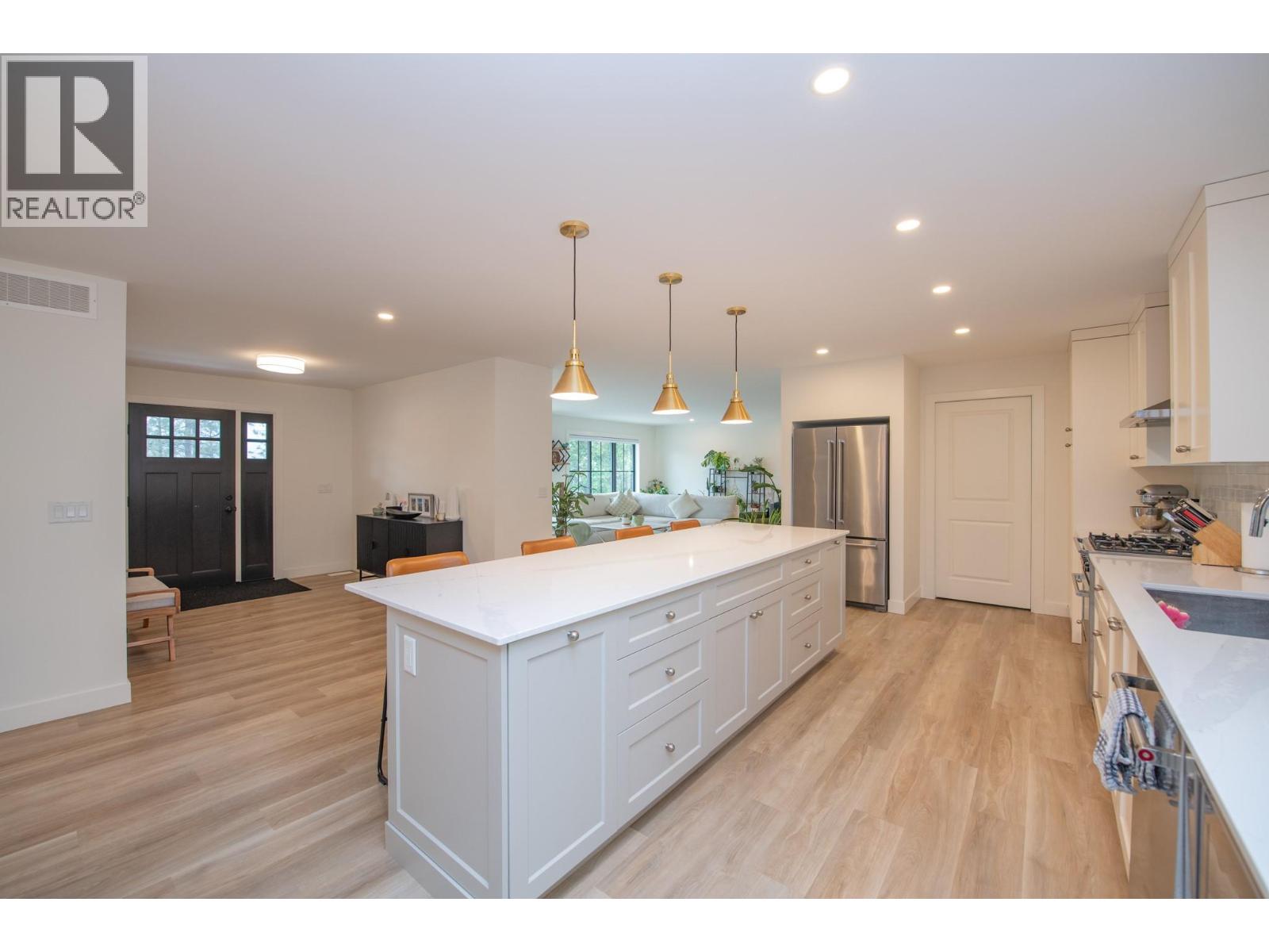 16515 Commonage Road, Lake Country