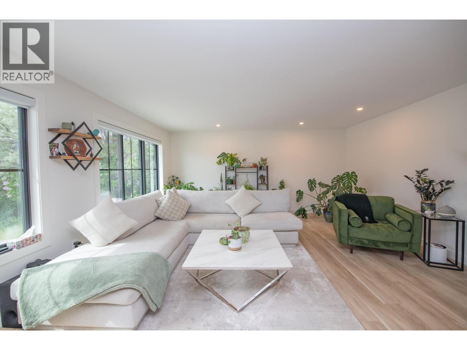 16515 Commonage Road, Lake Country