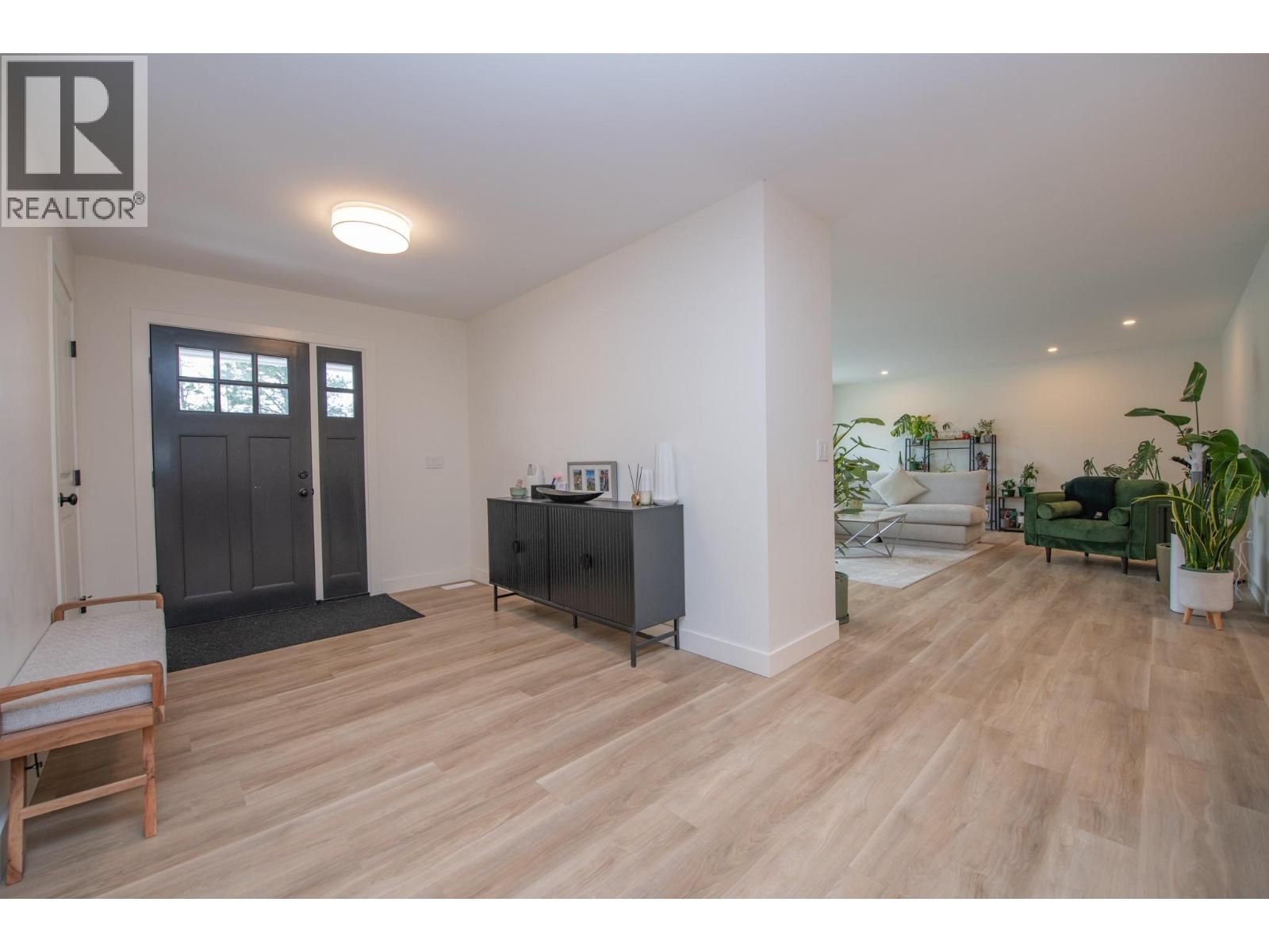 16515 Commonage Road, Lake Country