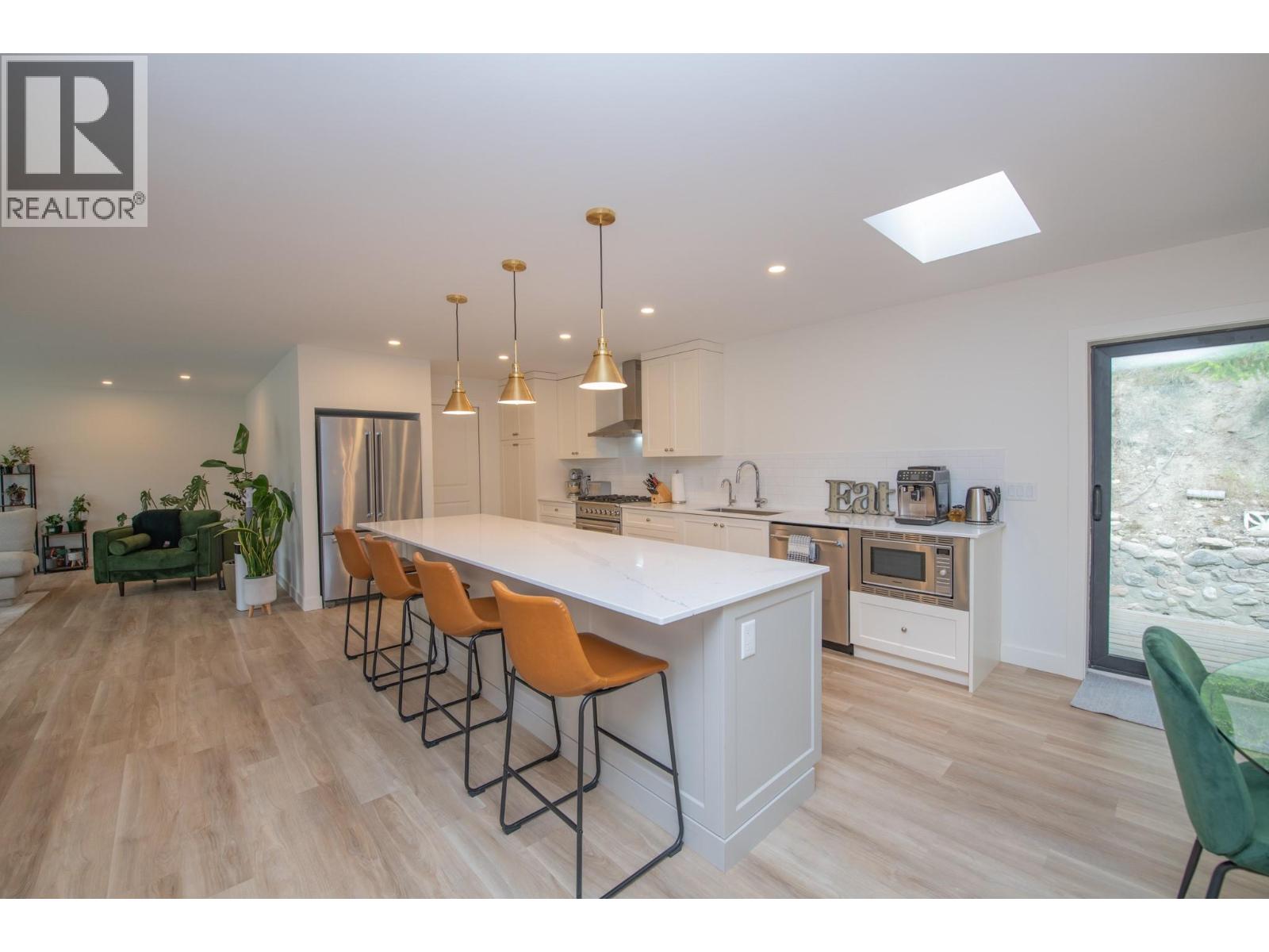 16515 Commonage Road, Lake Country