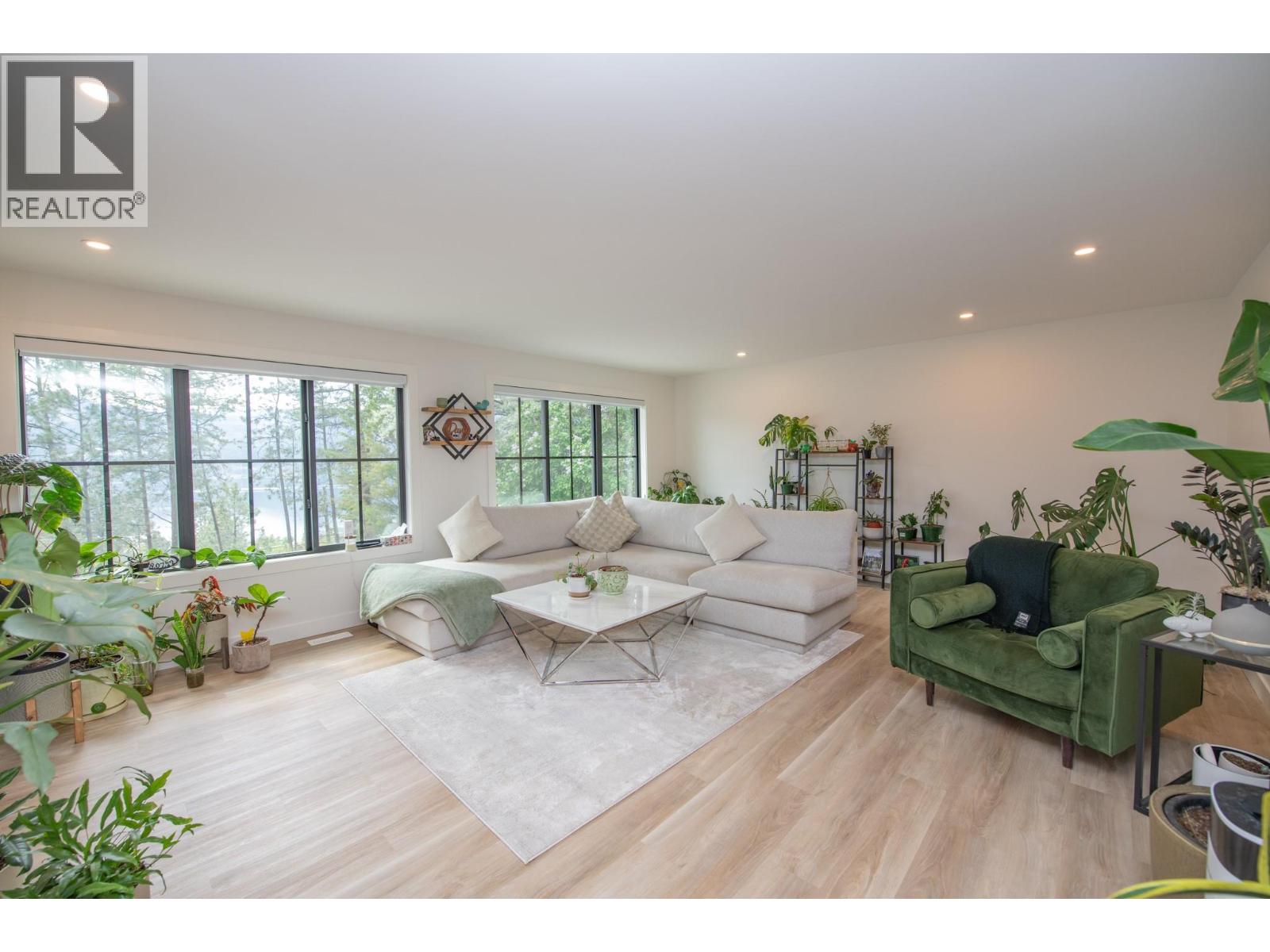 16515 Commonage Road, Lake Country