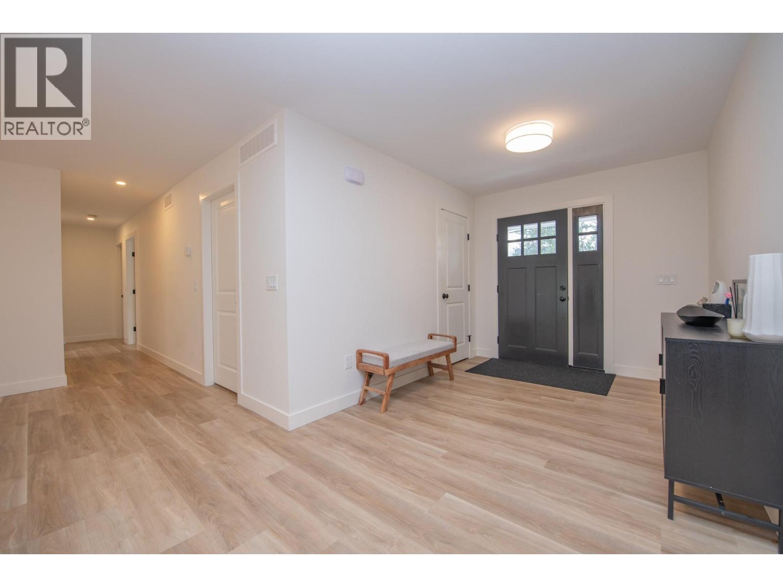 16515 Commonage Road, Lake Country