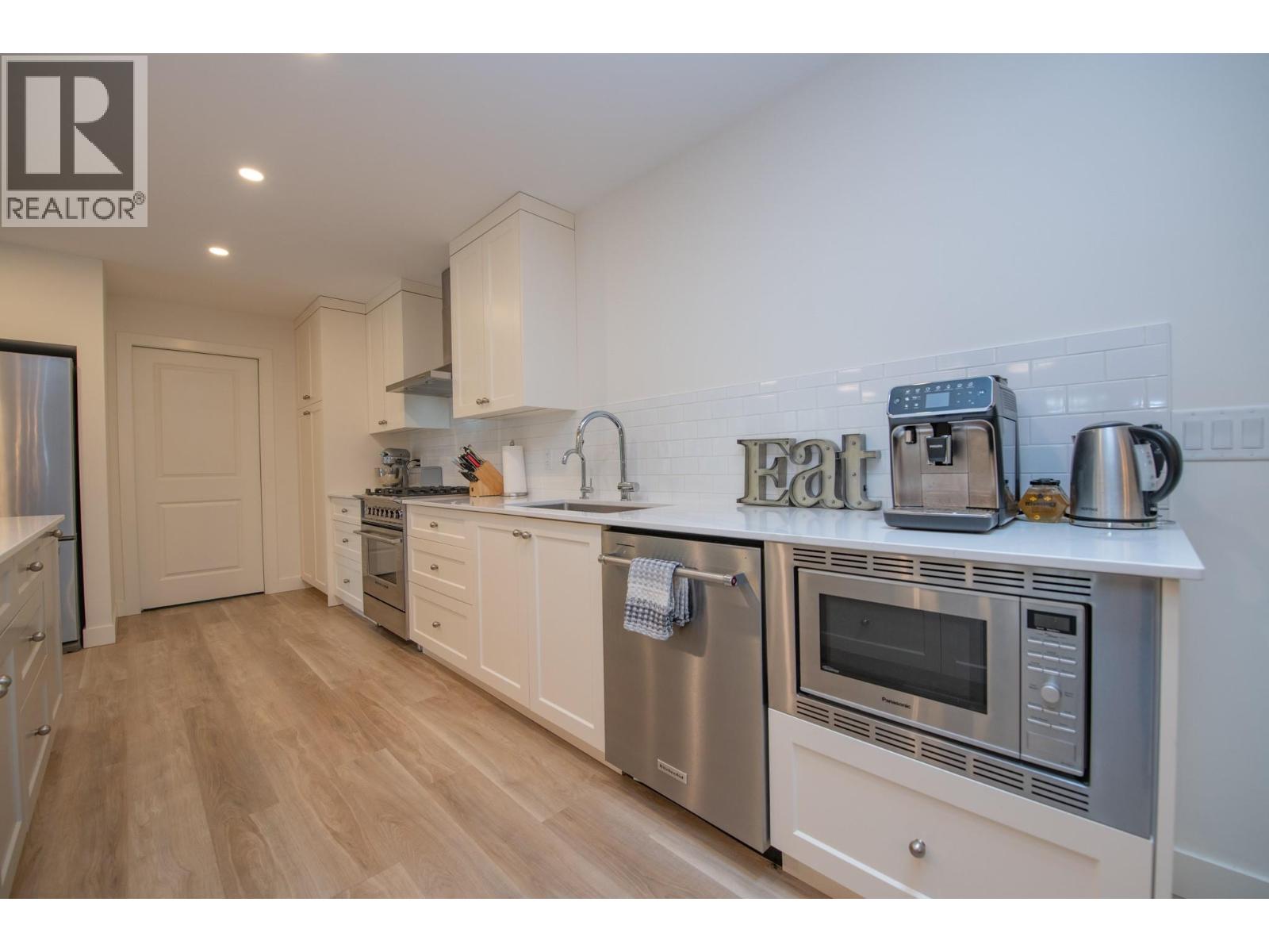 16515 Commonage Road, Lake Country