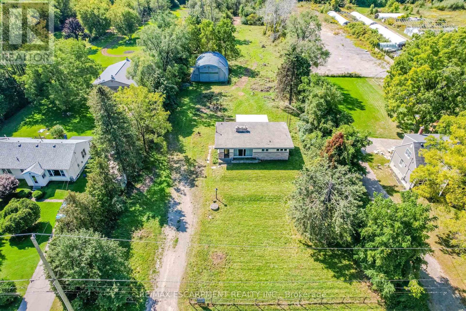 623 ROBSON ROAD - 1