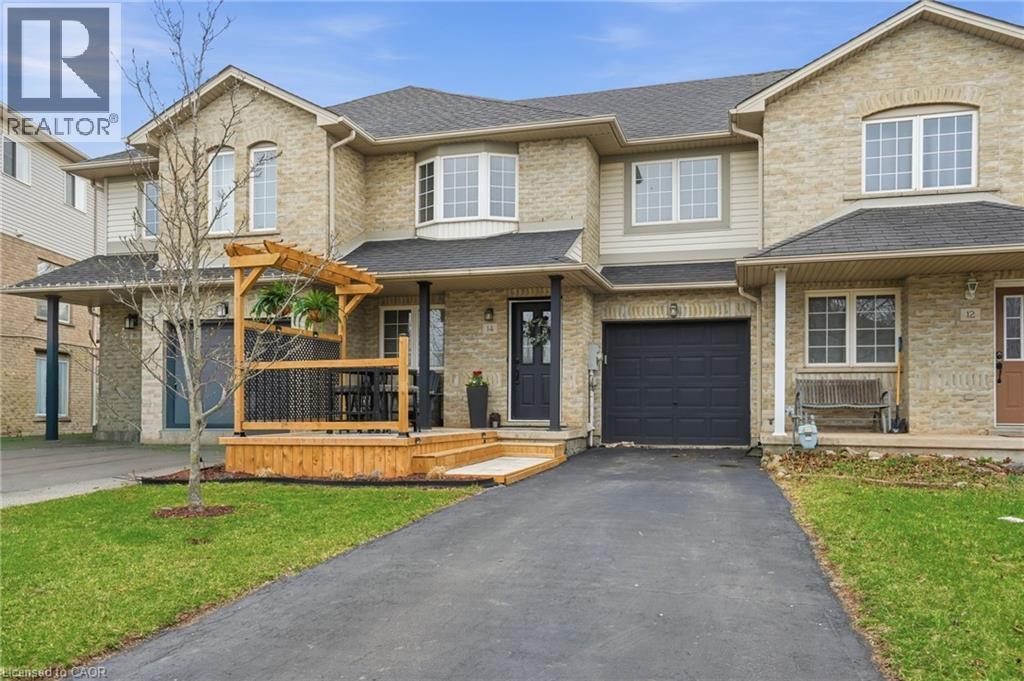 14 KENYON Crescent - 1
