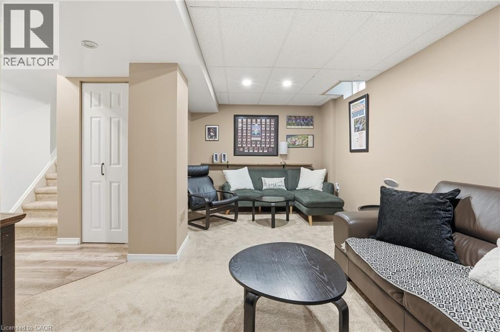 14 KENYON Crescent - 25
