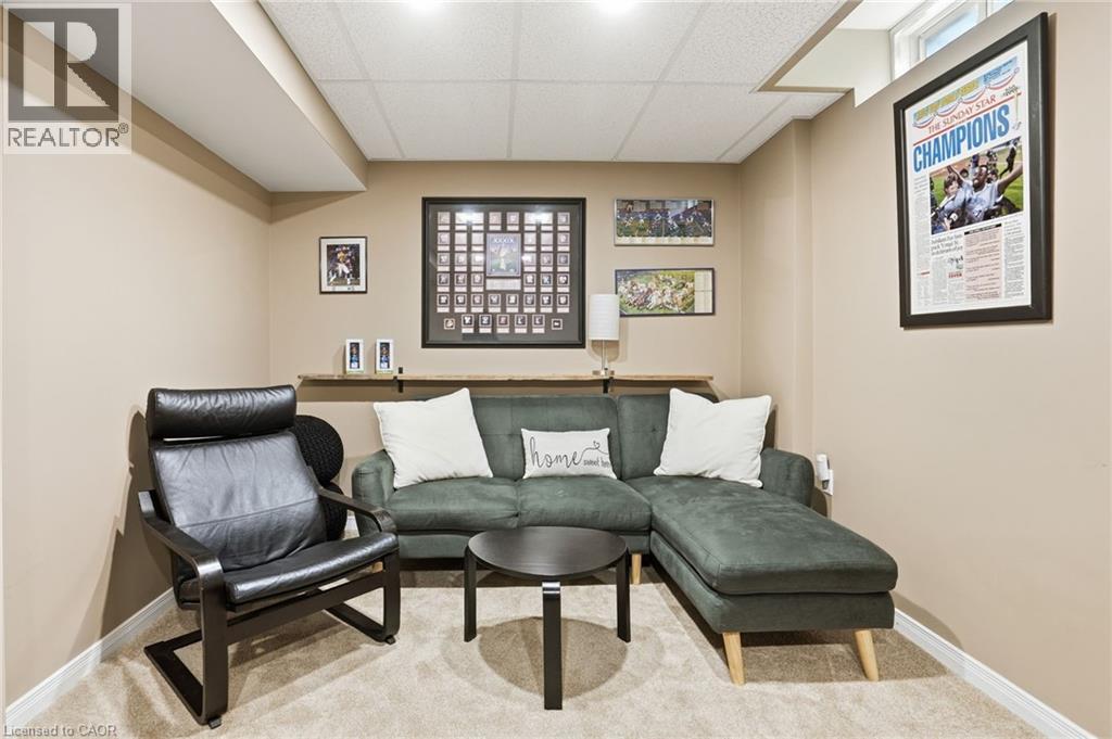 14 KENYON Crescent - 26