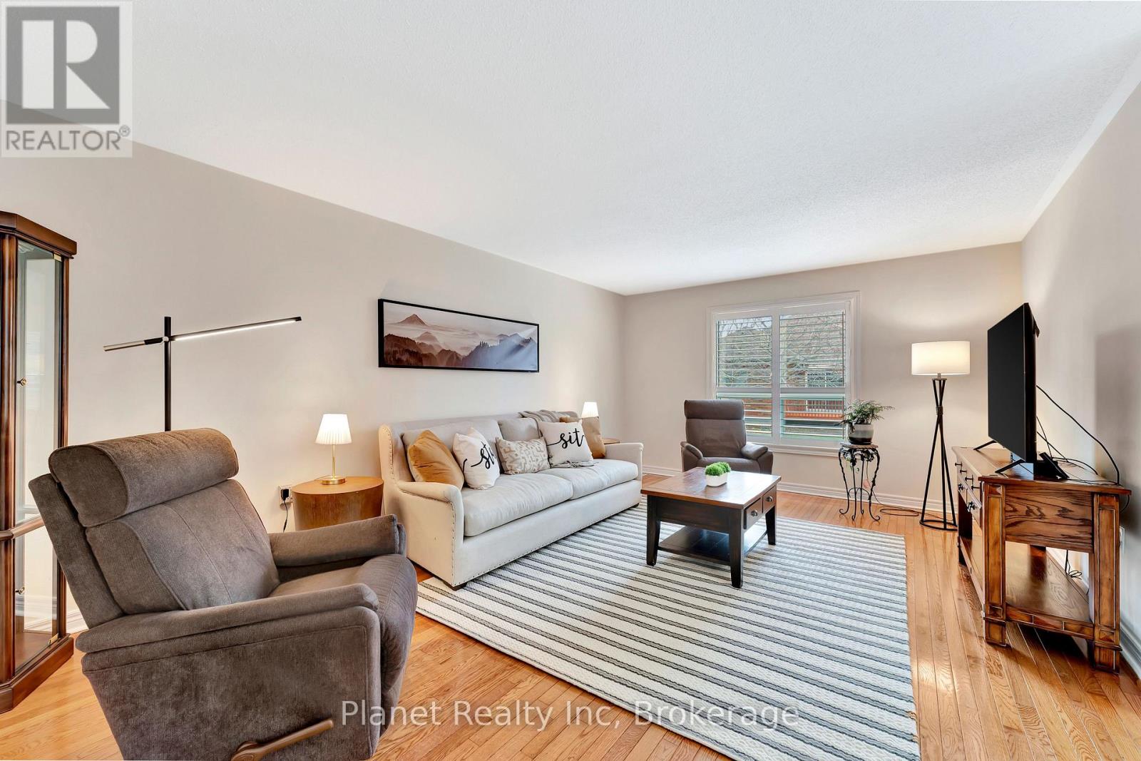 16 WINTERBERRY LANE - 11