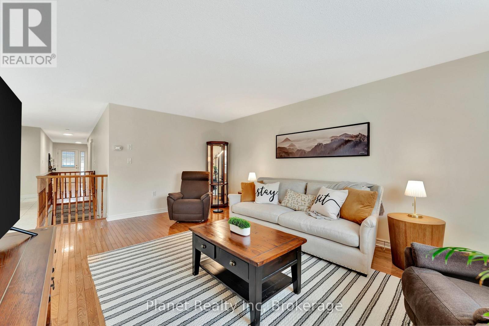 16 WINTERBERRY LANE - 13