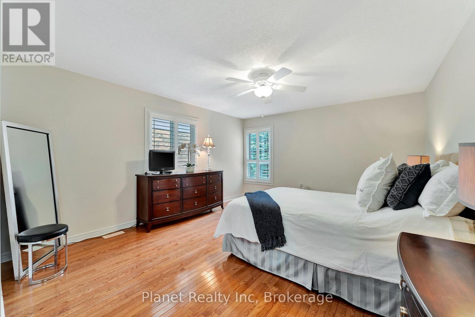 16 WINTERBERRY LANE - 15