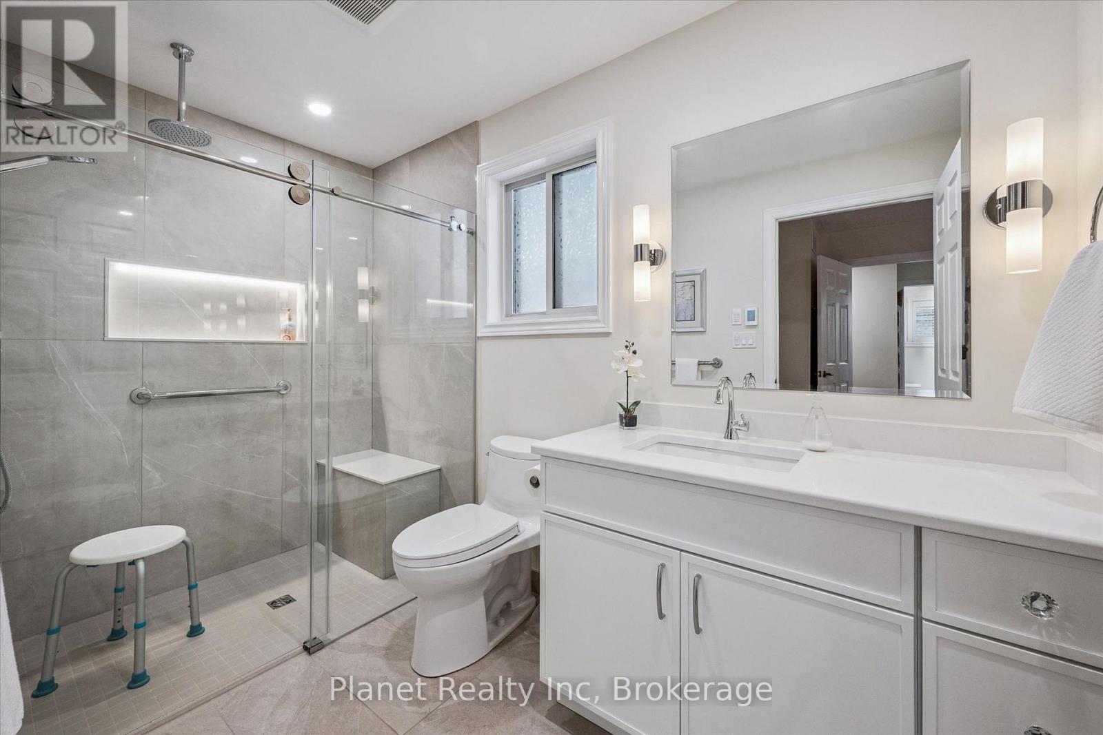 16 WINTERBERRY LANE - 17