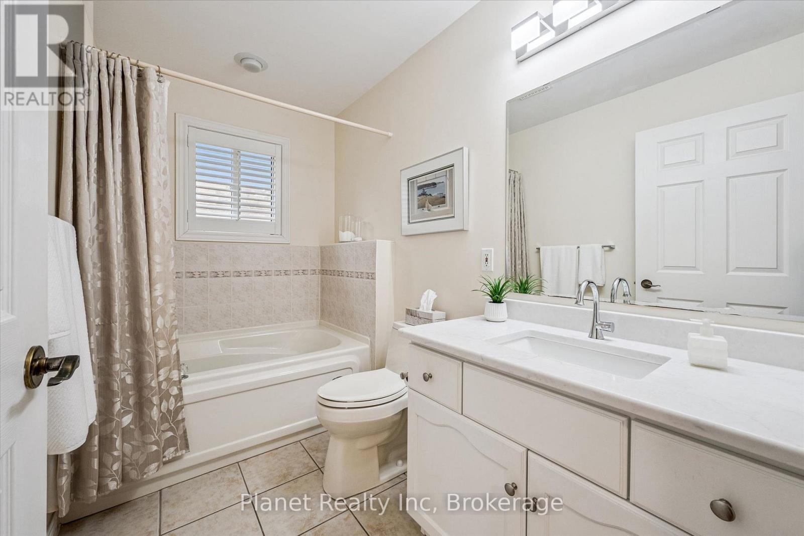 16 WINTERBERRY LANE - 19