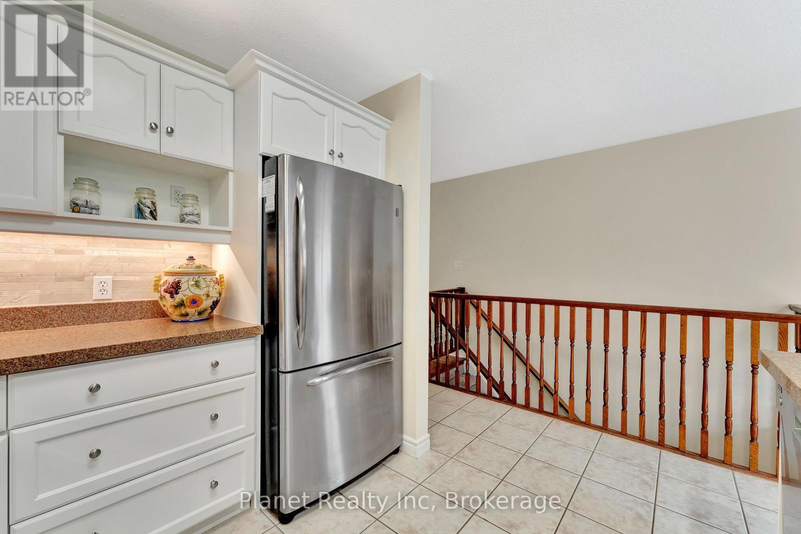 16 WINTERBERRY LANE - 8
