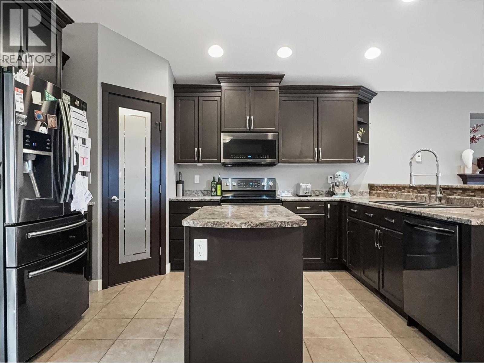 143 EAGLE CRESCENT - 9