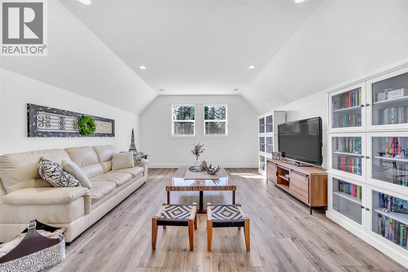 6345 Karen Pl - 76