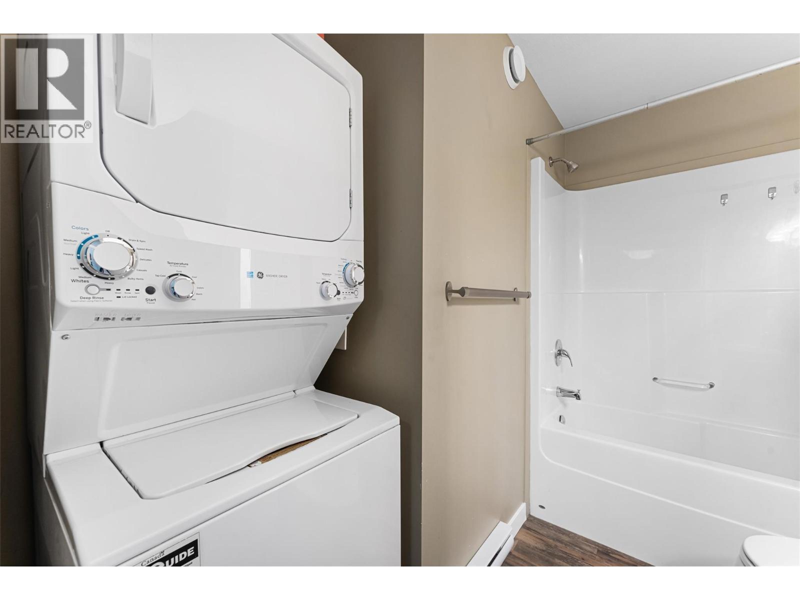 206 1479 Glenmore Road North, Kelowna