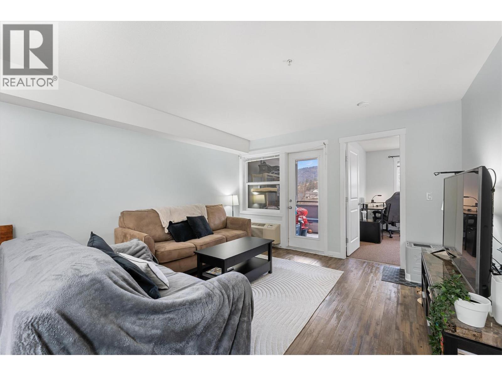 206 1479 Glenmore Road North, Kelowna