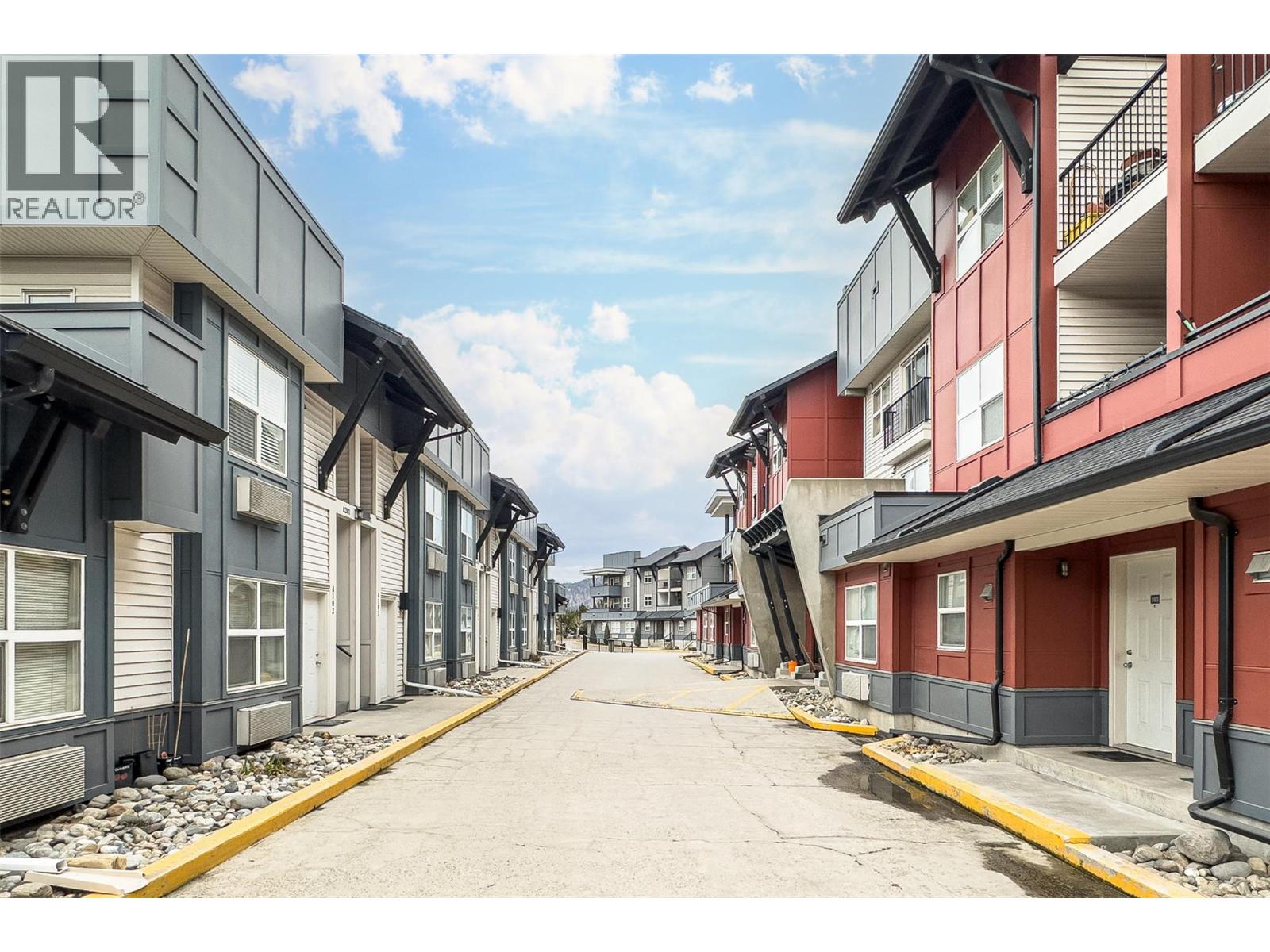 206 1479 Glenmore Road North, Kelowna