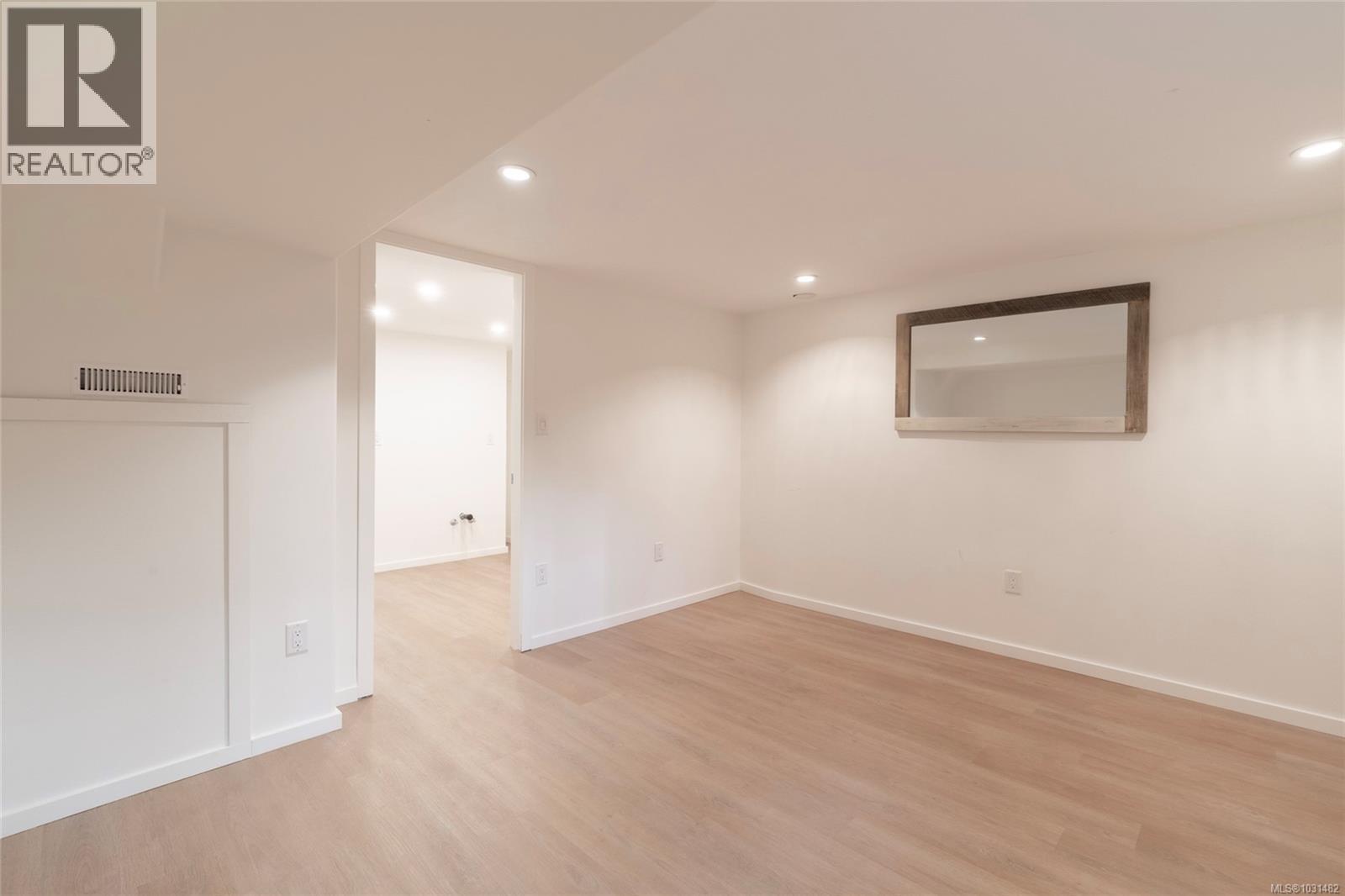  2041 Carnarvon Street, Oak Bay