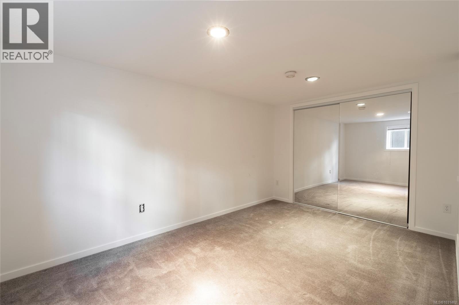  2041 Carnarvon Street, Oak Bay