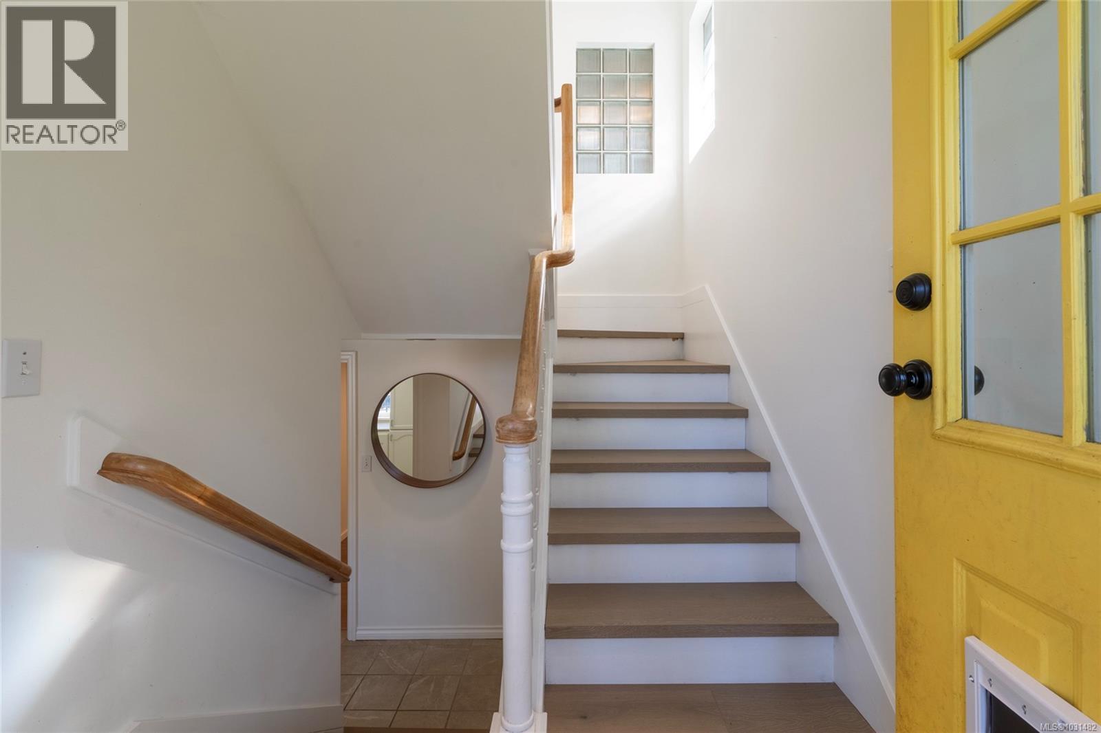  2041 Carnarvon Street, Oak Bay