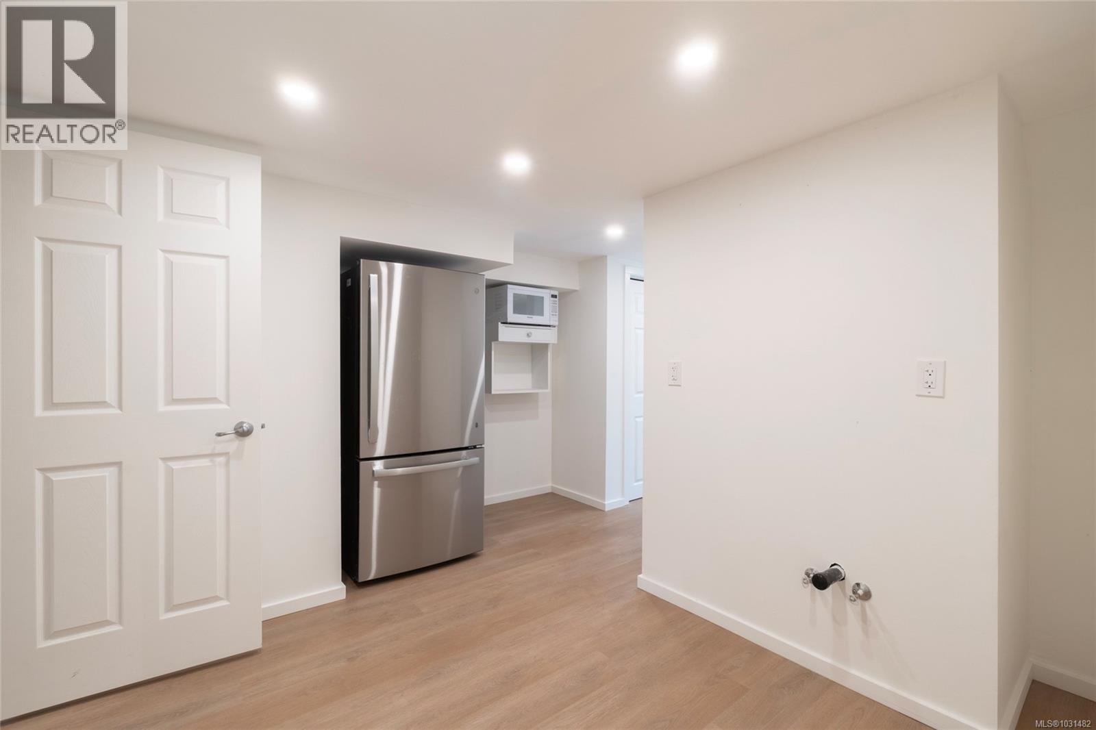  2041 Carnarvon Street, Oak Bay