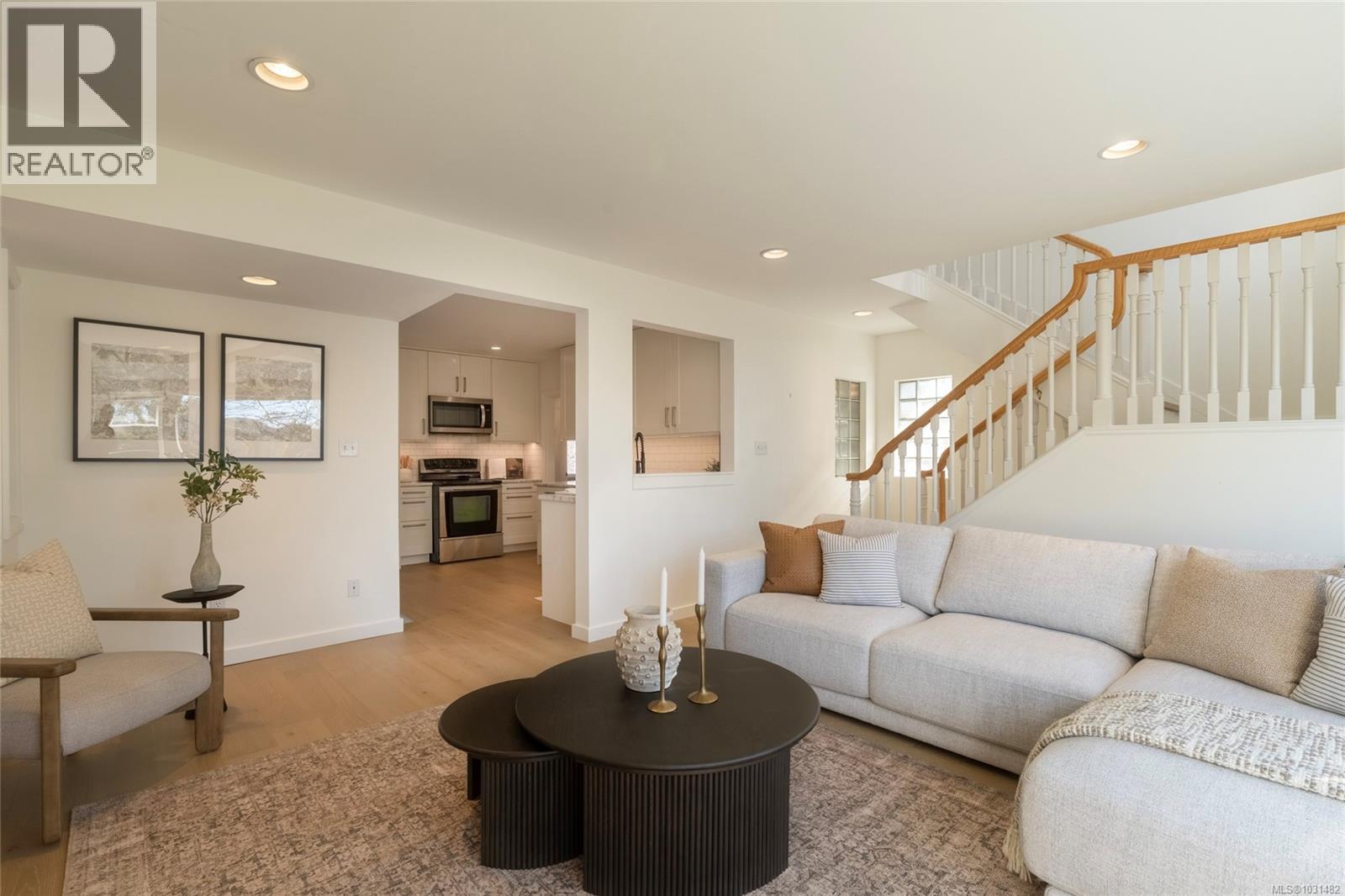  2041 Carnarvon Street, Oak Bay