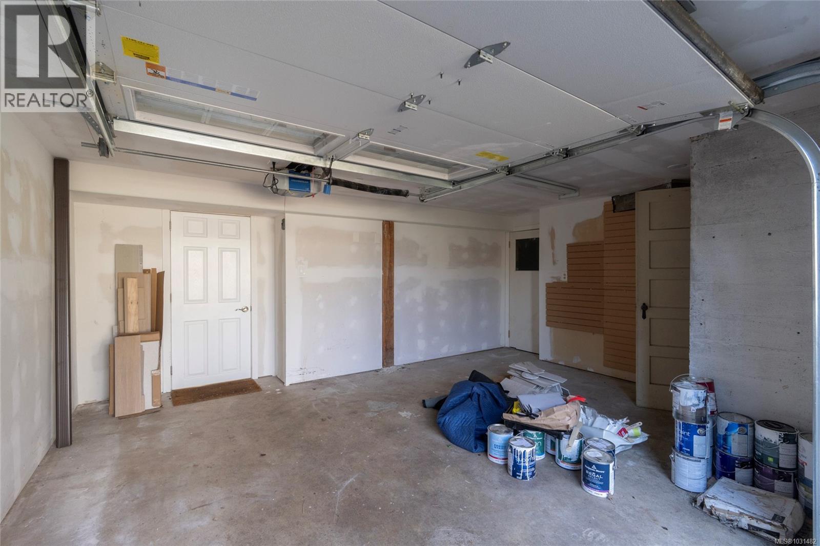  2041 Carnarvon Street, Oak Bay