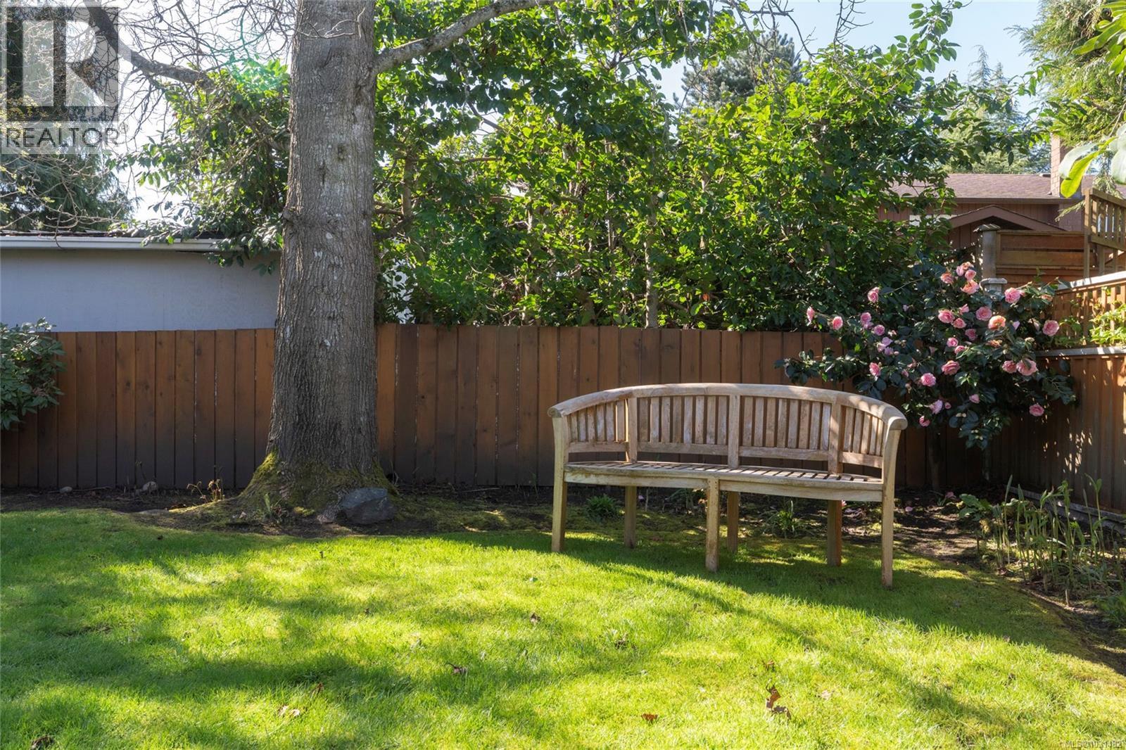  2041 Carnarvon Street, Oak Bay