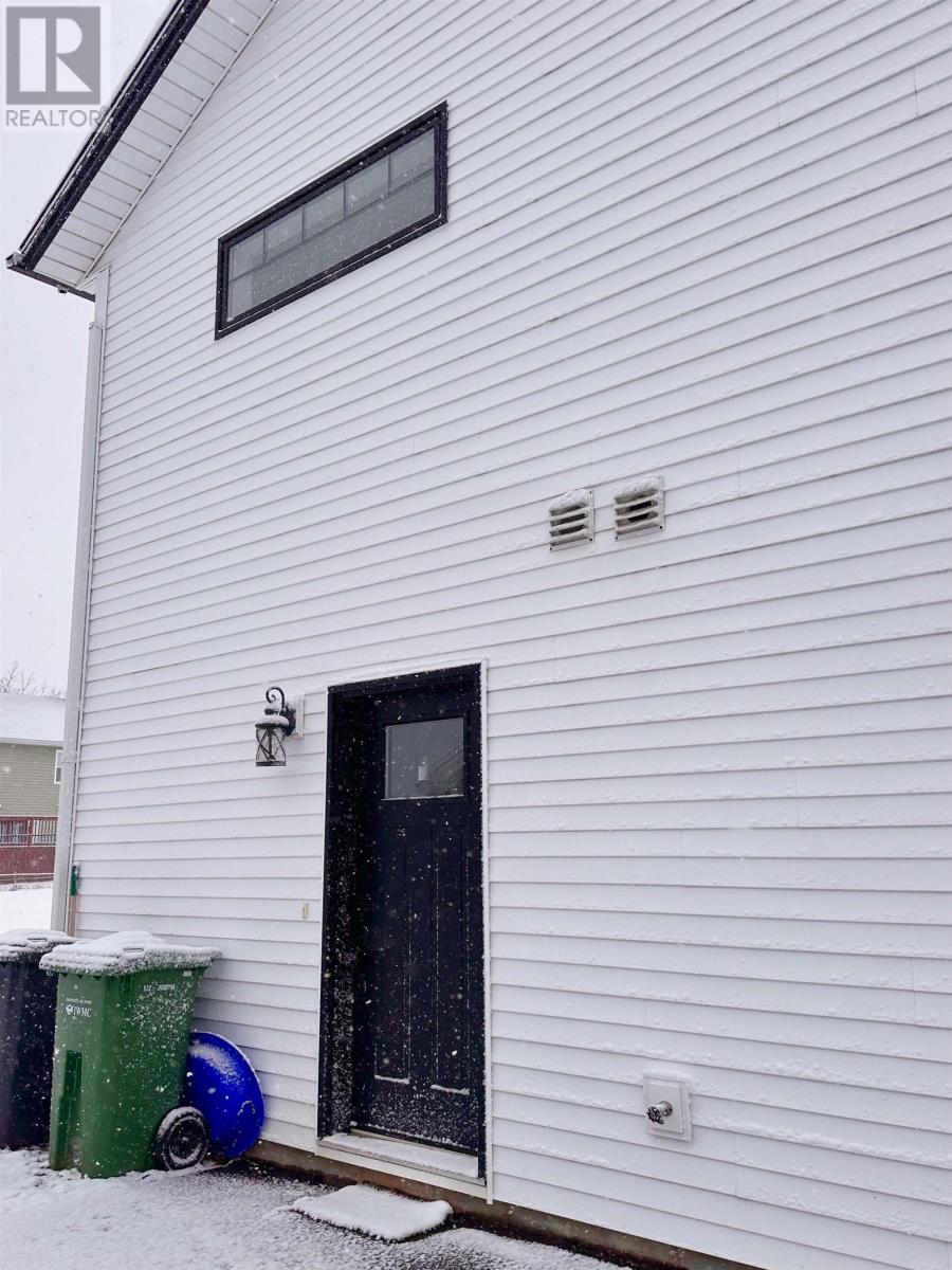 18 HANMAC DRIVE - 22