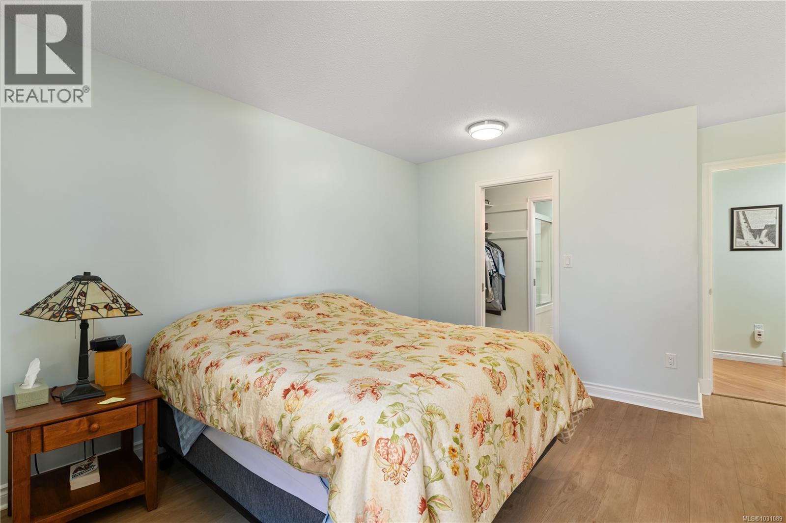 15 1717 Blair Ave, Saanich