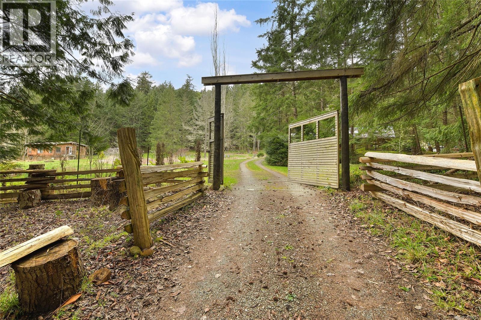 594 Horton Bay Rd - 14