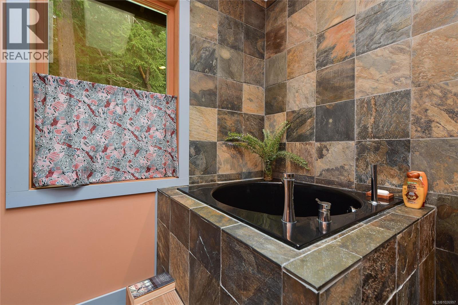 594 Horton Bay Rd - 52