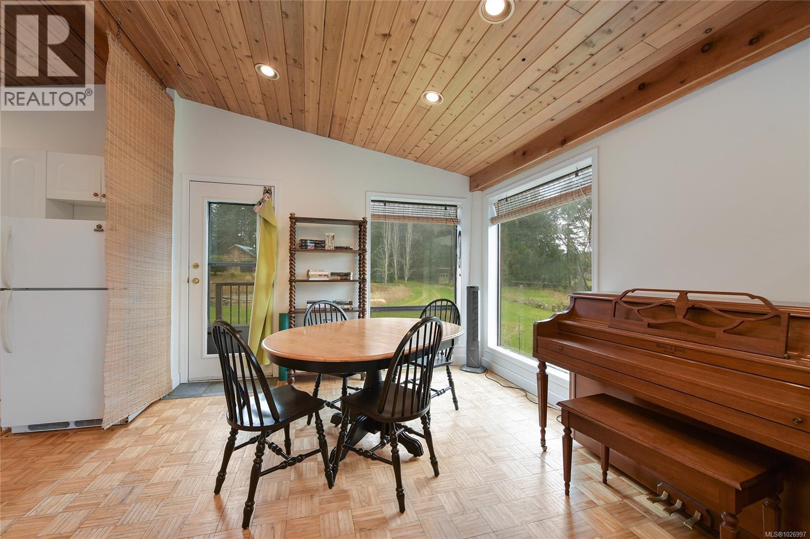594 Horton Bay Rd - 77