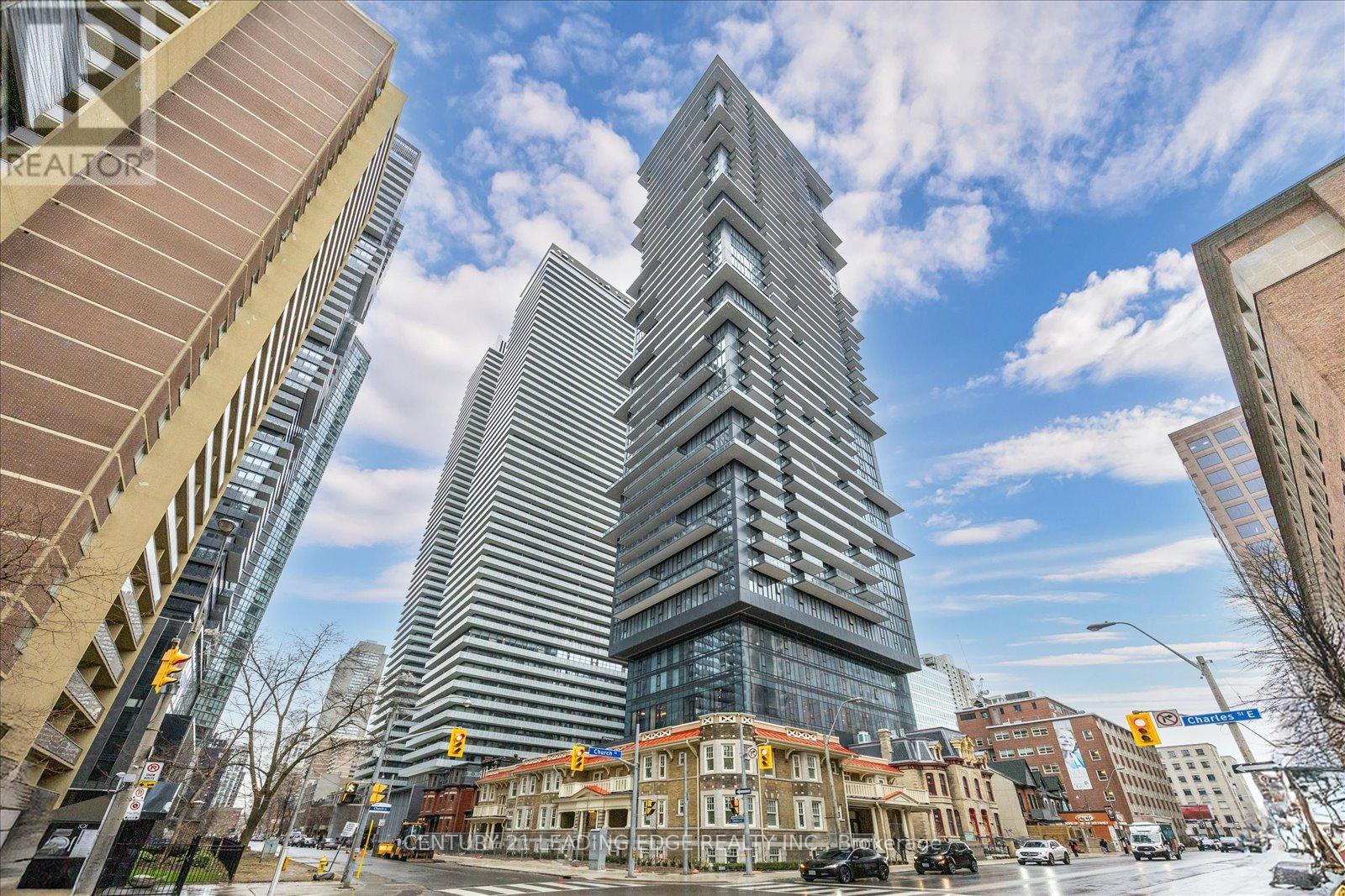 3702 - 634 CHURCH STREET