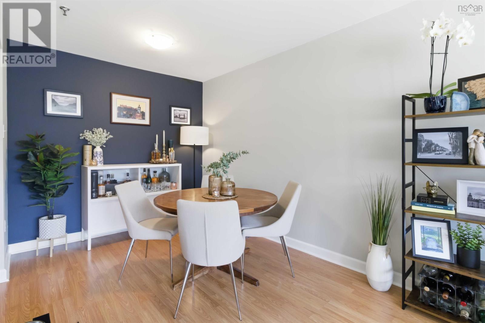 #12 77 FARNHAM GATE ROAD - 11