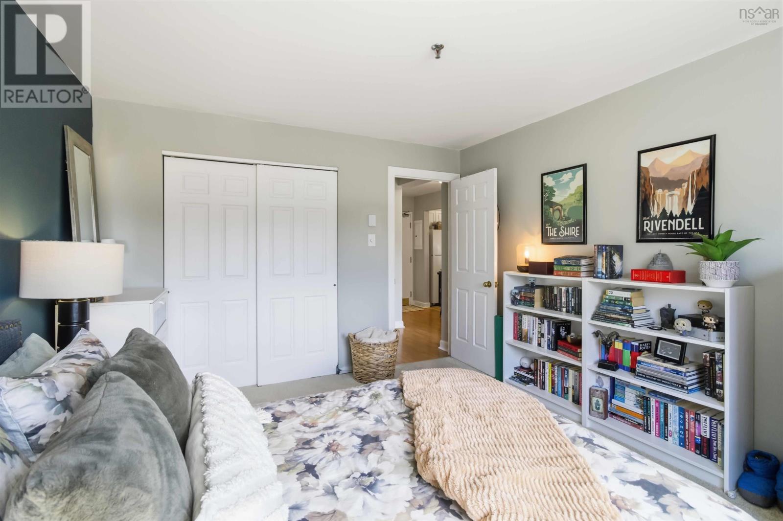 #12 77 FARNHAM GATE ROAD - 22