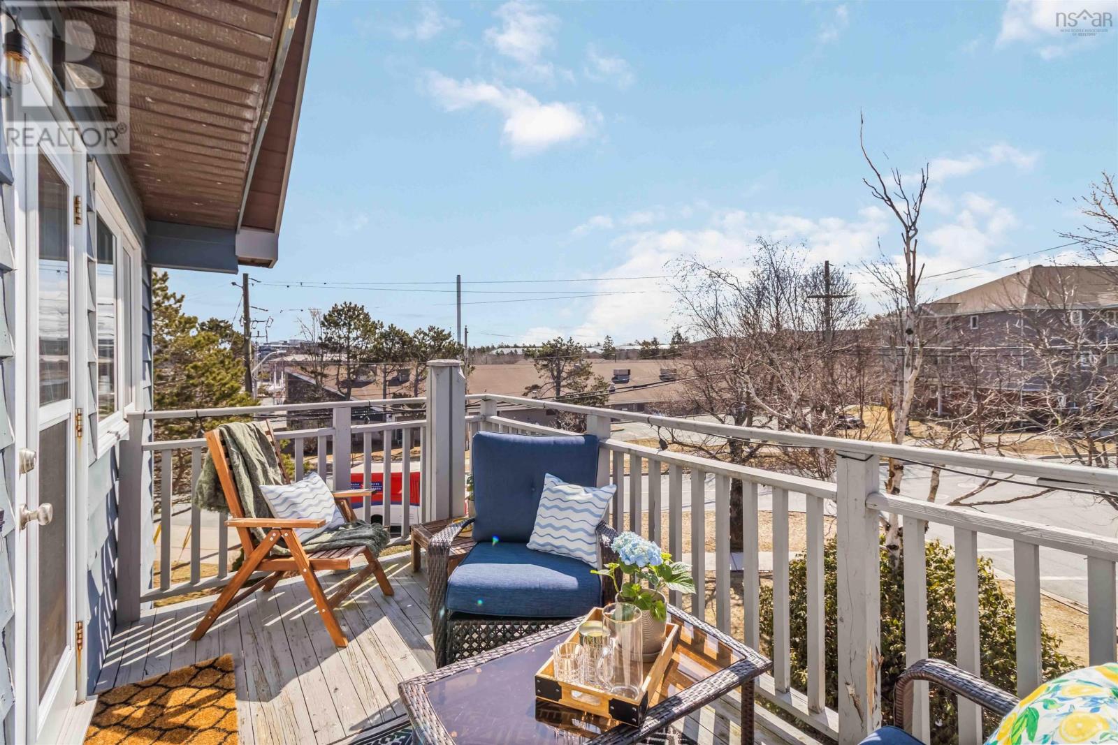 #12 77 FARNHAM GATE ROAD - 19