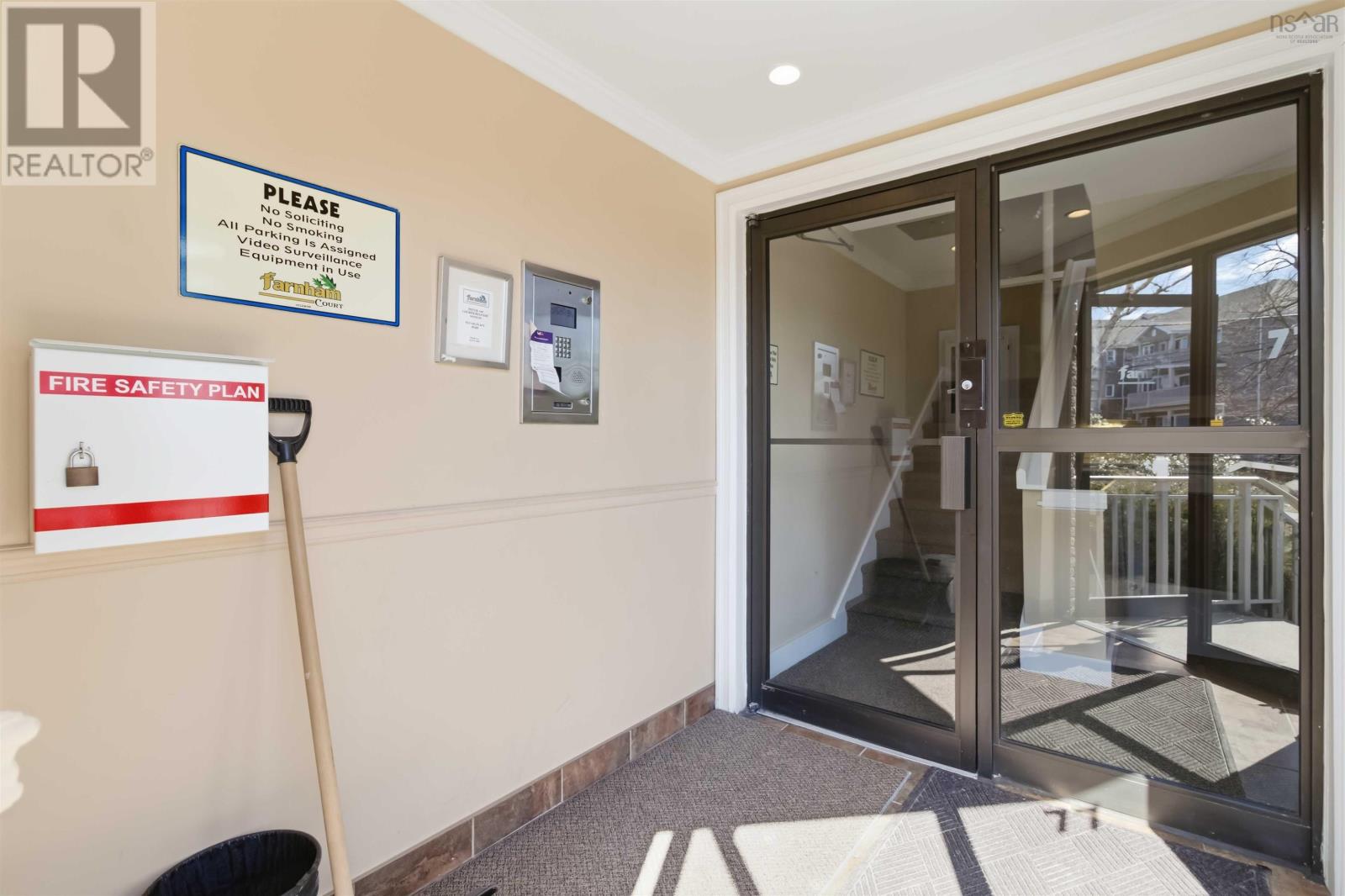 #12 77 FARNHAM GATE ROAD - 28