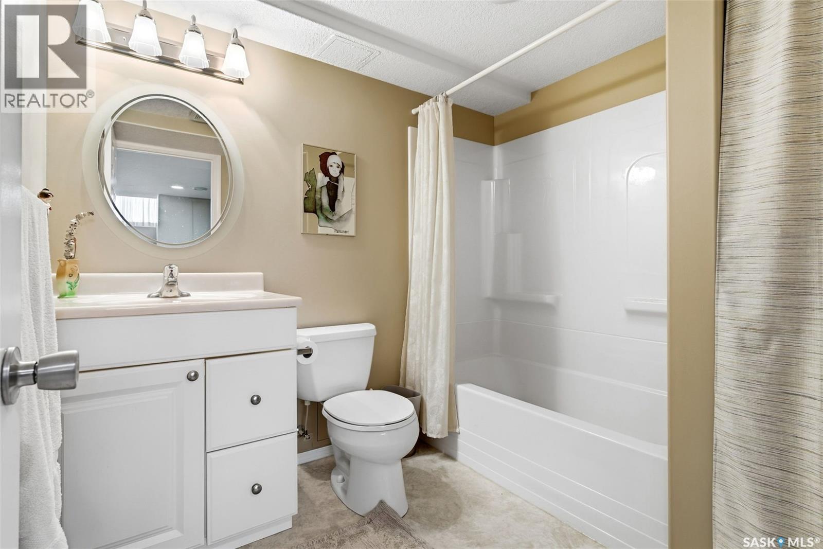 #72 GREENSBORO DRIVE - 31