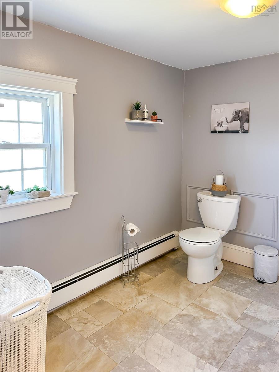 Property 22 of 46 of 5692 Highway 221