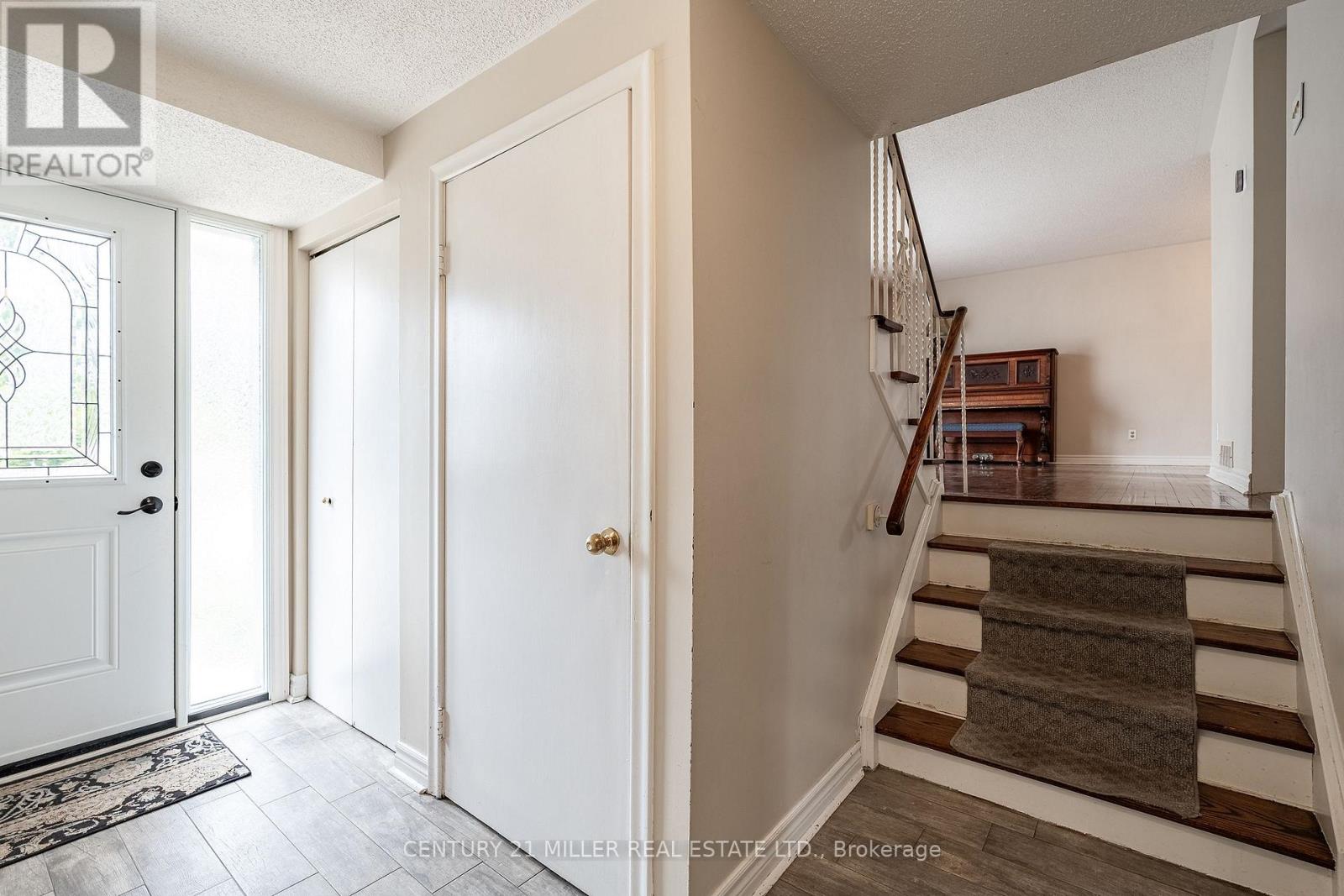 557 TRAFFORD CRESCENT - 3