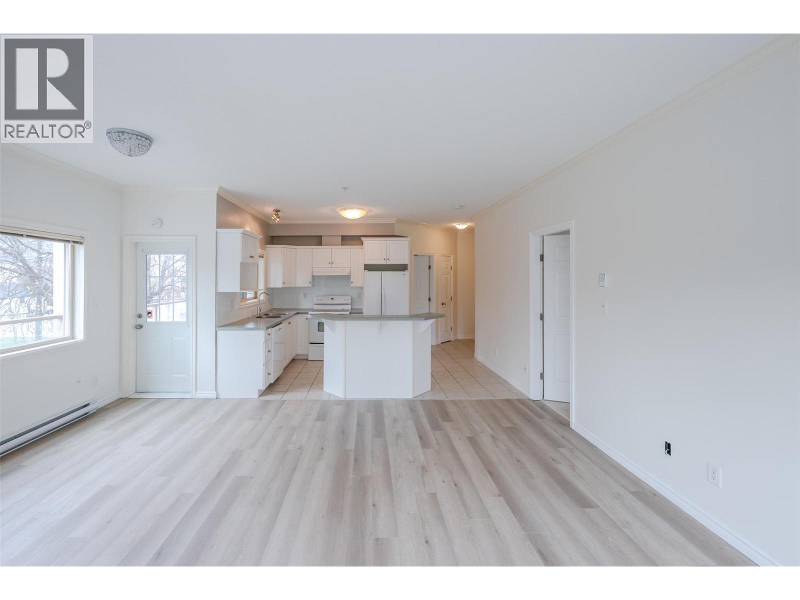 196 WADE Avenue Unit# 208, Penticton