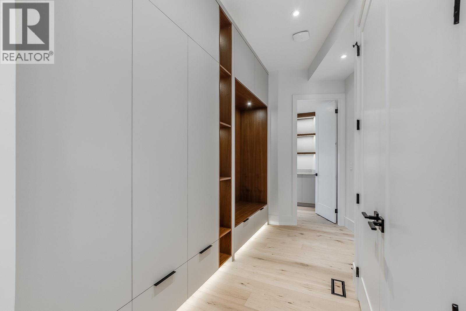 1122 Pearcy Court, Kelowna