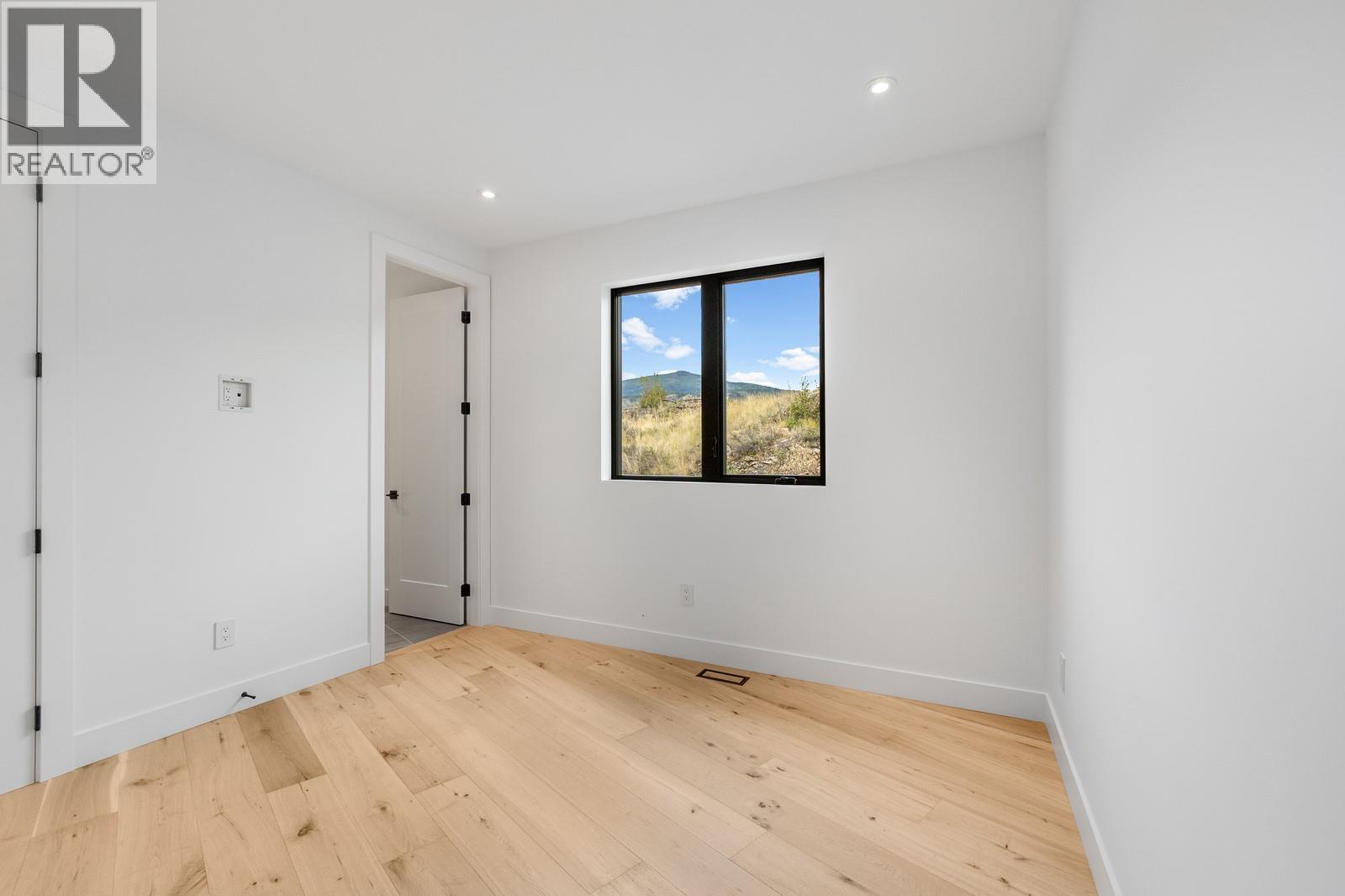 1122 Pearcy Court, Kelowna