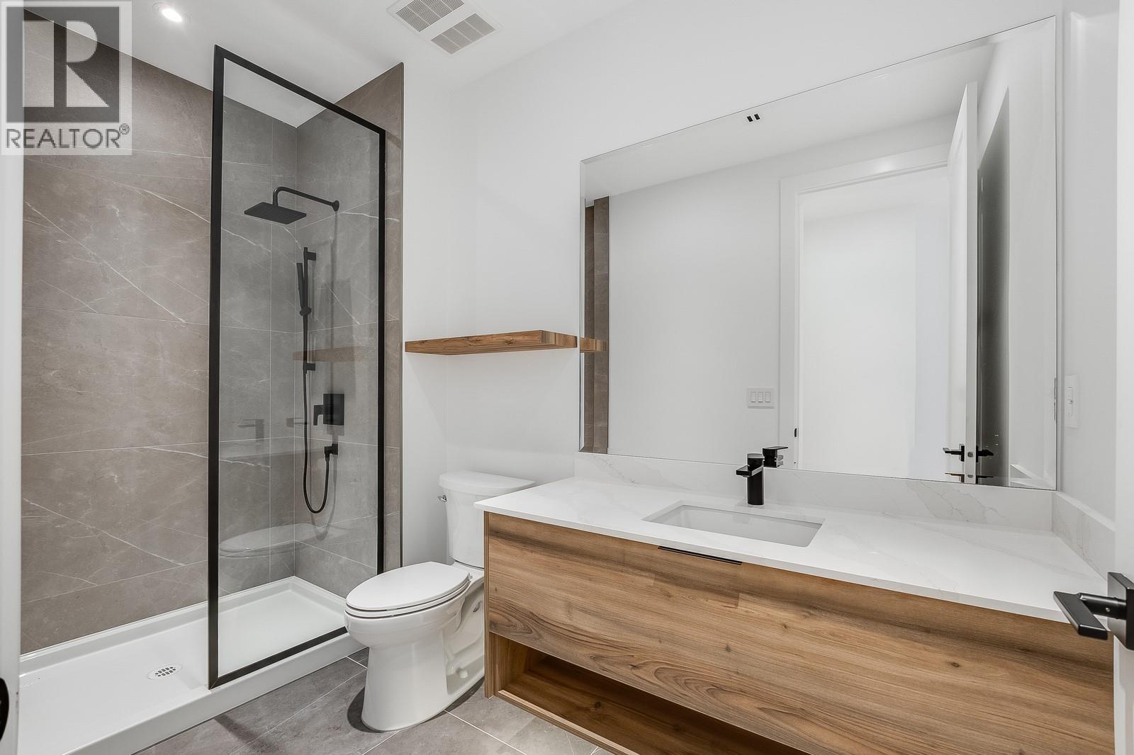 1122 Pearcy Court, Kelowna