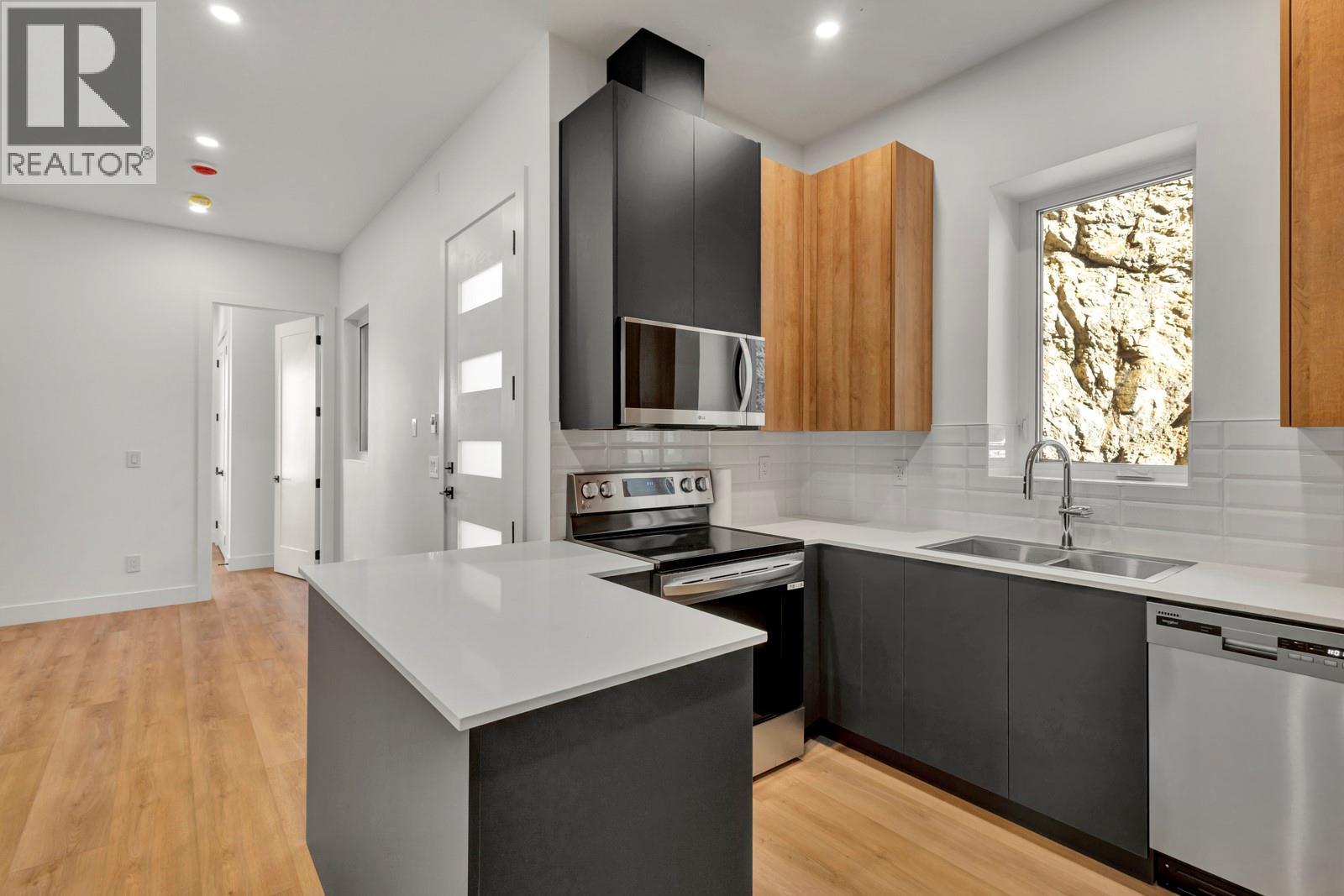 1122 Pearcy Court, Kelowna